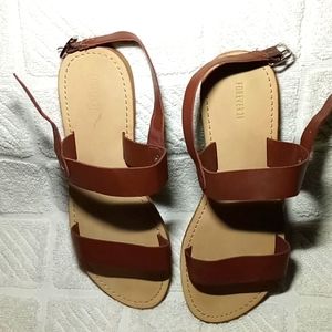 Forever 21 size 7 ladies strap flats tan